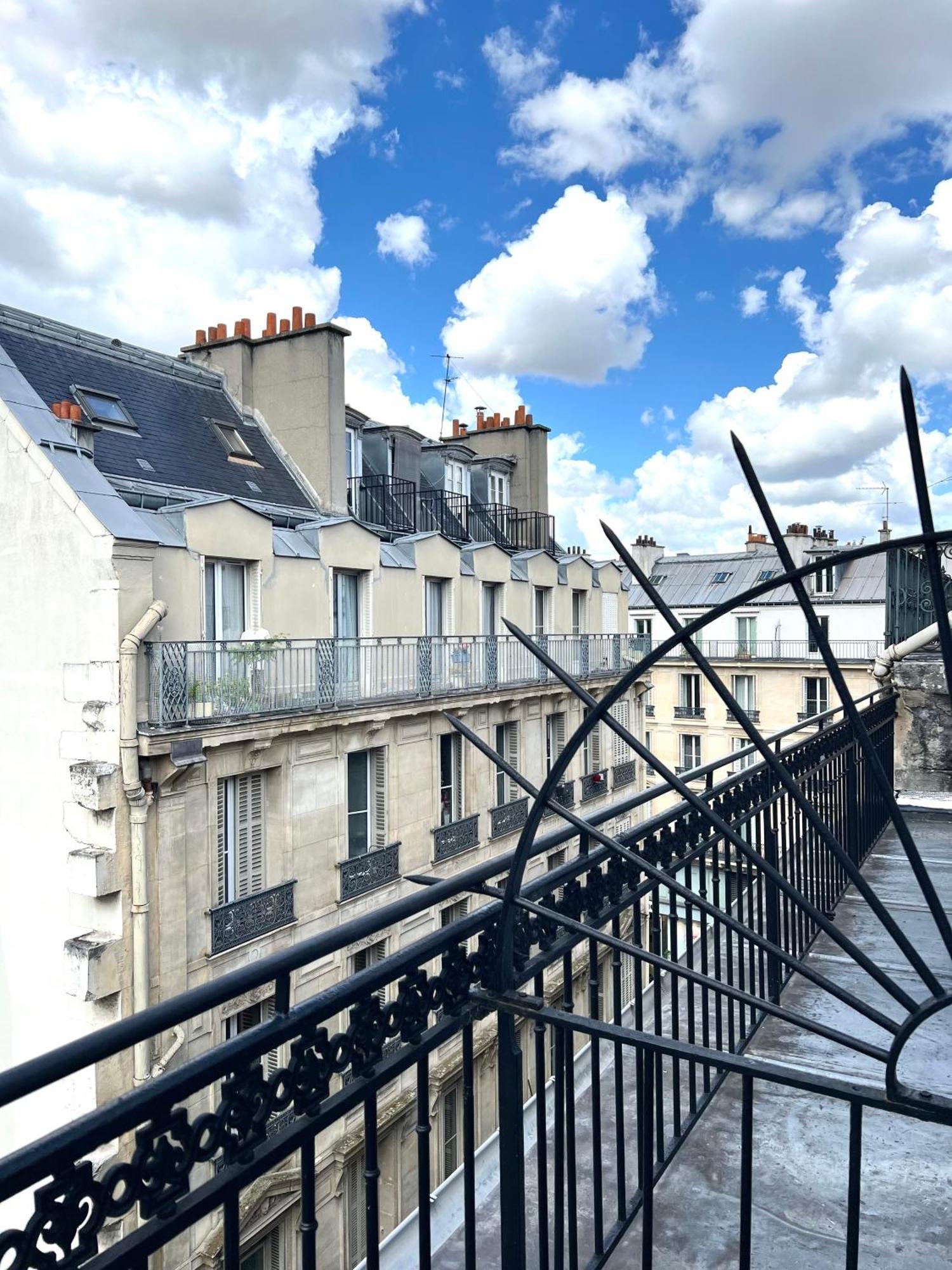 Hotel Central Saint Germain Paris Bagian luar foto